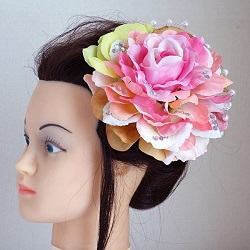 結婚式髪飾り・いろいろなローズの花びらを重ねてメリアブーケ型